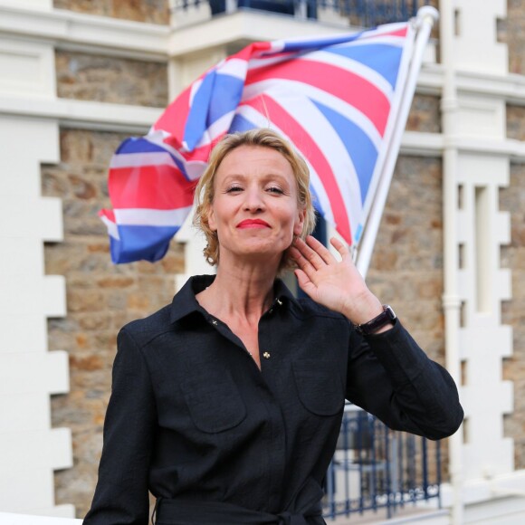Exclusif - Alexandra Lamy, membre du jury de l'édition 2015 du Festival du Film Britannique de Dinard, en rendez-vous au Grand Hôtel à Dinard, le 2 octobre 2015.