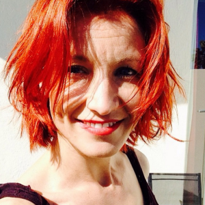 Alexandra Lamy version rousse (photo postée le 1er avril 2015).