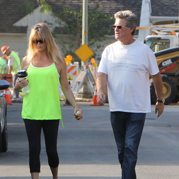 Kurt Russell et Goldie Hawn visitent le chantier de leur nouvelle maison à Brentwood Los Angeles, le 17 octobre 2015