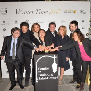 Claude Lienhard, Pascal Elbé, Sandrine Quétier, Jeanne d'Hauteserre (maire du 8e arrondissement), Benjamin Cymerman (président du Comité du Faubourg Saint-Honoré), Amanda Sthers, Jean-François Piège, Gisèle Tsobanian (la fondatrice de l'association "Les Toiles Enchantées") - Evénement "Winter Time 2015" pour le lancement de la Tombola du "Comité du Faubourg Saint-Honoré" au profit des associations "Les Toiles Enchantées" et "Paris Aide aux Victimes", et lancement des illuminations de Noël au Bristol à Paris, le 26 novembre 2015. © Veeren/Bestimage