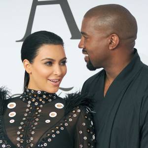 Kim Kardashian (enceinte) et son mari Kanye West à la soirée des CFDA Fashion Awards 2015 au Lincoln Center à New York, le 1er juin 2015.