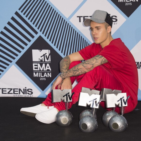 Justin Bieber - Photocall de remise des prix (pressroom) des MTV Europe Music Awards 2015 au Mediolanum Forum à Milan, le 25 octobre 2015. © Agence/Bestimage
