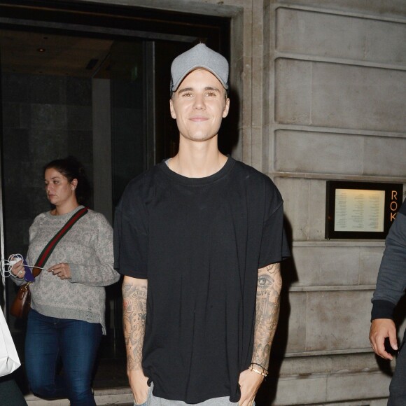 Justin Bieber dans les rues de Londres, le 21 octobre 2015 © CPA/Bestiamge