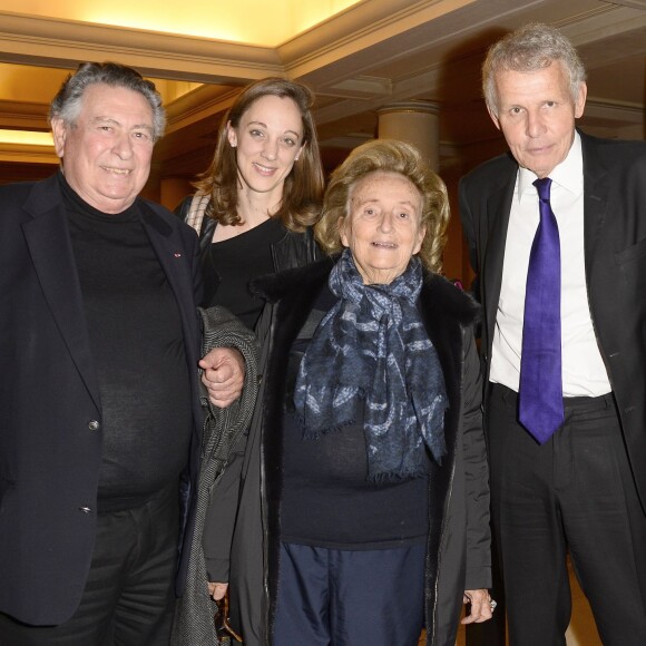 Claude Griscelli, Danuta Pieter, Bernadette Chirac, Patrick Poivre d'Arvor - Concert caritatif "Hommage à Solenn" au bénéfice de la Maison de Solenn sous l'égide de la Fondation Hôpitaux de Paris - Hôpitaux de France au théâtre des Champs-Elysées à Paris, le 9 décembre 2015. Soirée présentée par PPDA et Alain Duault, sous le parrainage de B. Chirac, avec le concours de l'orchestre de la Garde Républicaine et du choeur de l'Armée française. 20 ans après la disparition de Solenn Poivre d'Arvor, qui inspirera la création de la première maison des adolescents "la Maison de Solenn", son père PPDA a organisé ce concert classique en son honneur avec la collaboration d'artistes prestigieux du monde musical. La recette de cette soirée sera entièrement reversée au profit de "la Maison de Solenn". Le concert sera retransmis le 14 décembre prochain à l'antenne de Radio Classique. © Guirec Coadic