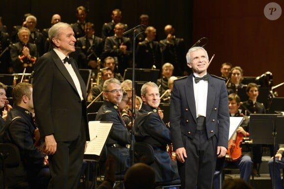 Ruggero Raimondi - Concert caritatif "Hommage à Solenn" au bénéfice de la Maison de Solenn sous l'égide de la Fondation Hôpitaux de Paris - Hôpitaux de France au théâtre des Champs-Elysées à Paris, le 9 décembre 2015. Soirée présentée par PPDA et Alain Duault, sous le parrainage de B. Chirac, avec le concours de l'orchestre de la Garde Républicaine et du choeur de l'Armée française. 20 ans après la disparition de Solenn Poivre d'Arvor, qui inspirera la création de la première maison des adolescents "la Maison de Solenn", son père PPDA a organisé ce concert classique en son honneur avec la collaboration d'artistes prestigieux du monde musical. La recette de cette soirée sera entièrement reversée au profit de "la Maison de Solenn". Le concert sera retransmis le 14 décembre prochain à l'antenne de Radio Classique. © Guirec Coadic