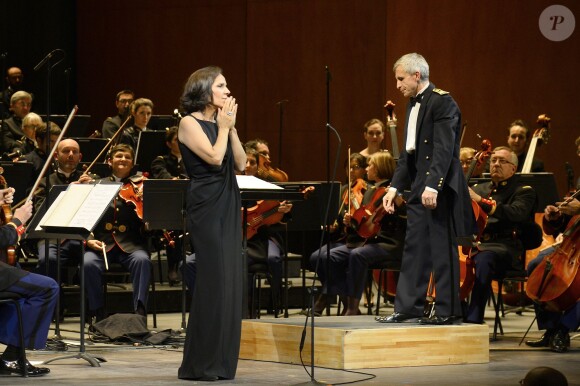 Ambiance - Concert caritatif "Hommage à Solenn" au bénéfice de la Maison de Solenn sous l'égide de la Fondation Hôpitaux de Paris - Hôpitaux de France au théâtre des Champs-Elysées à Paris, le 9 décembre 2015. Soirée présentée par PPDA et Alain Duault, sous le parrainage de B. Chirac, avec le concours de l'orchestre de la Garde Républicaine et du choeur de l'Armée française. 20 ans après la disparition de Solenn Poivre d'Arvor, qui inspirera la création de la première maison des adolescents "la Maison de Solenn", son père PPDA a organisé ce concert classique en son honneur avec la collaboration d'artistes prestigieux du monde musical. La recette de cette soirée sera entièrement reversée au profit de "la Maison de Solenn". Le concert sera retransmis le 14 décembre prochain à l'antenne de Radio Classique. © Guirec Coadic