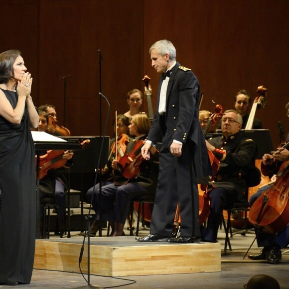 Ambiance - Concert caritatif "Hommage à Solenn" au bénéfice de la Maison de Solenn sous l'égide de la Fondation Hôpitaux de Paris - Hôpitaux de France au théâtre des Champs-Elysées à Paris, le 9 décembre 2015. Soirée présentée par PPDA et Alain Duault, sous le parrainage de B. Chirac, avec le concours de l'orchestre de la Garde Républicaine et du choeur de l'Armée française. 20 ans après la disparition de Solenn Poivre d'Arvor, qui inspirera la création de la première maison des adolescents "la Maison de Solenn", son père PPDA a organisé ce concert classique en son honneur avec la collaboration d'artistes prestigieux du monde musical. La recette de cette soirée sera entièrement reversée au profit de "la Maison de Solenn". Le concert sera retransmis le 14 décembre prochain à l'antenne de Radio Classique. © Guirec Coadic