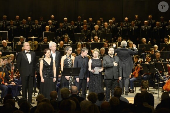 Ambiance - Concert caritatif "Hommage à Solenn" au bénéfice de la Maison de Solenn sous l'égide de la Fondation Hôpitaux de Paris - Hôpitaux de France au théâtre des Champs-Elysées à Paris, le 9 décembre 2015. Soirée présentée par PPDA et Alain Duault, sous le parrainage de B. Chirac, avec le concours de l'orchestre de la Garde Républicaine et du choeur de l'Armée française. 20 ans après la disparition de Solenn Poivre d'Arvor, qui inspirera la création de la première maison des adolescents "la Maison de Solenn", son père PPDA a organisé ce concert classique en son honneur avec la collaboration d'artistes prestigieux du monde musical. La recette de cette soirée sera entièrement reversée au profit de "la Maison de Solenn". Le concert sera retransmis le 14 décembre prochain à l'antenne de Radio Classique. © Guirec Coadic