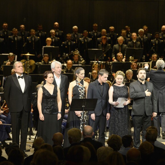 Ambiance - Concert caritatif "Hommage à Solenn" au bénéfice de la Maison de Solenn sous l'égide de la Fondation Hôpitaux de Paris - Hôpitaux de France au théâtre des Champs-Elysées à Paris, le 9 décembre 2015. Soirée présentée par PPDA et Alain Duault, sous le parrainage de B. Chirac, avec le concours de l'orchestre de la Garde Républicaine et du choeur de l'Armée française. 20 ans après la disparition de Solenn Poivre d'Arvor, qui inspirera la création de la première maison des adolescents "la Maison de Solenn", son père PPDA a organisé ce concert classique en son honneur avec la collaboration d'artistes prestigieux du monde musical. La recette de cette soirée sera entièrement reversée au profit de "la Maison de Solenn". Le concert sera retransmis le 14 décembre prochain à l'antenne de Radio Classique. © Guirec Coadic