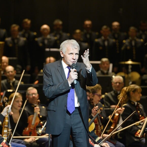 Patrick Poivre d'Arvor - Concert caritatif "Hommage à Solenn" au bénéfice de la Maison de Solenn sous l'égide de la Fondation Hôpitaux de Paris - Hôpitaux de France au théâtre des Champs-Elysées à Paris, le 9 décembre 2015. Soirée présentée par PPDA et Alain Duault, sous le parrainage de B. Chirac, avec le concours de l'orchestre de la Garde Républicaine et du choeur de l'Armée française. 20 ans après la disparition de Solenn Poivre d'Arvor, qui inspirera la création de la première maison des adolescents "la Maison de Solenn", son père PPDA a organisé ce concert classique en son honneur avec la collaboration d'artistes prestigieux du monde musical. La recette de cette soirée sera entièrement reversée au profit de "la Maison de Solenn". Le concert sera retransmis le 14 décembre prochain à l'antenne de Radio Classique. © Guirec Coadic