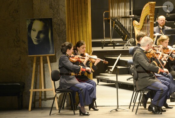 Ambiance - Concert caritatif "Hommage à Solenn" au bénéfice de la Maison de Solenn sous l'égide de la Fondation Hôpitaux de Paris - Hôpitaux de France au théâtre des Champs-Elysées à Paris, le 9 décembre 2015. Soirée présentée par PPDA et Alain Duault, sous le parrainage de B. Chirac, avec le concours de l'orchestre de la Garde Républicaine et du choeur de l'Armée française. 20 ans après la disparition de Solenn Poivre d'Arvor, qui inspirera la création de la première maison des adolescents "la Maison de Solenn", son père PPDA a organisé ce concert classique en son honneur avec la collaboration d'artistes prestigieux du monde musical. La recette de cette soirée sera entièrement reversée au profit de "la Maison de Solenn". Le concert sera retransmis le 14 décembre prochain à l'antenne de Radio Classique. © Guirec Coadic