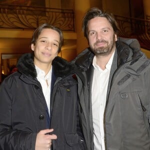 Arnaud Poivre d'Arvor et son fils - Concert caritatif "Hommage à Solenn" au bénéfice de la Maison de Solenn sous l'égide de la Fondation Hôpitaux de Paris - Hôpitaux de France au théâtre des Champs-Elysées à Paris, le 9 décembre 2015. Soirée présentée par PPDA et Alain Duault, sous le parrainage de B. Chirac, avec le concours de l'orchestre de la Garde Républicaine et du choeur de l'Armée française. 20 ans après la disparition de Solenn Poivre d'Arvor, qui inspirera la création de la première maison des adolescents "la Maison de Solenn", son père PPDA a organisé ce concert classique en son honneur avec la collaboration d'artistes prestigieux du monde musical. La recette de cette soirée sera entièrement reversée au profit de "la Maison de Solenn". Le concert sera retransmis le 14 décembre prochain à l'antenne de Radio Classique. © Guirec Coadic