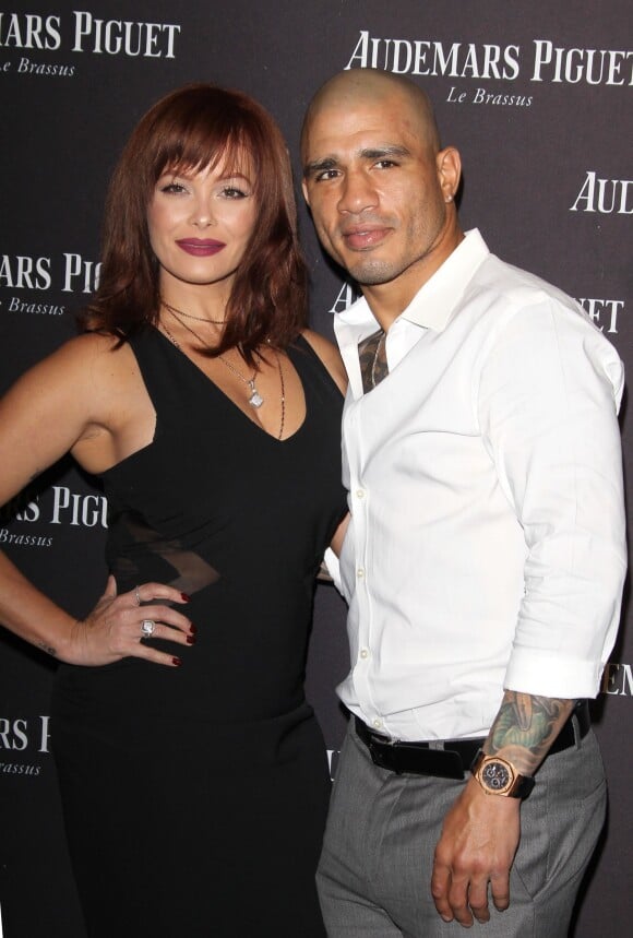 Melissa Guzman et son mari, le boxeur Miguel Cotto, assistent à la soirée d'inauguration du nouveau magasin Audermars Piguet, au 254 Rodeo Drive. Beverly Hills, Los Angeles, le 9 décembre 2015.