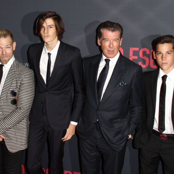 Pierce Brosnan et ses fils Sean, Dylan et Paris Brosnan - Avant-première du film "No Escape" à Los Angeles, le 17 août 2015.