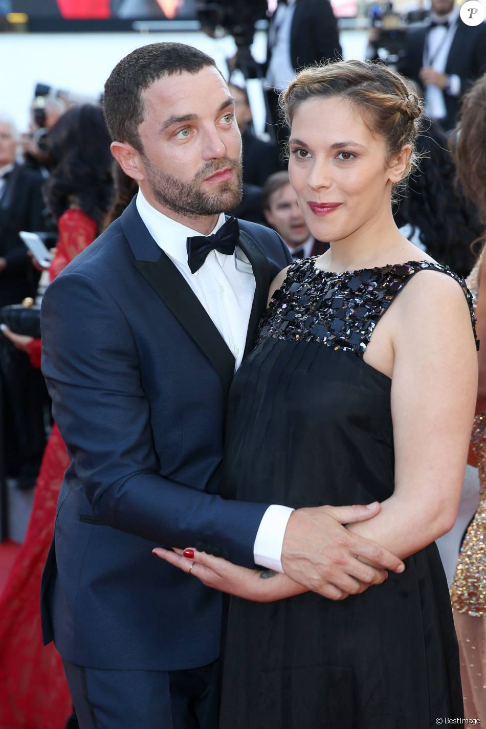 Alysson Paradis enceinte et son compagnon