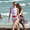 L'actrice Jaime King à la plage avec son mari Kyle Newman et son fils James à Miami le 12 décembre 2015. © CPA/Bestimage