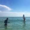 Jaime King, son mari Kyle Newman et leur fils James Knight à la plage à Miami / photo postée sur Instagram au mois de décembre 2015.