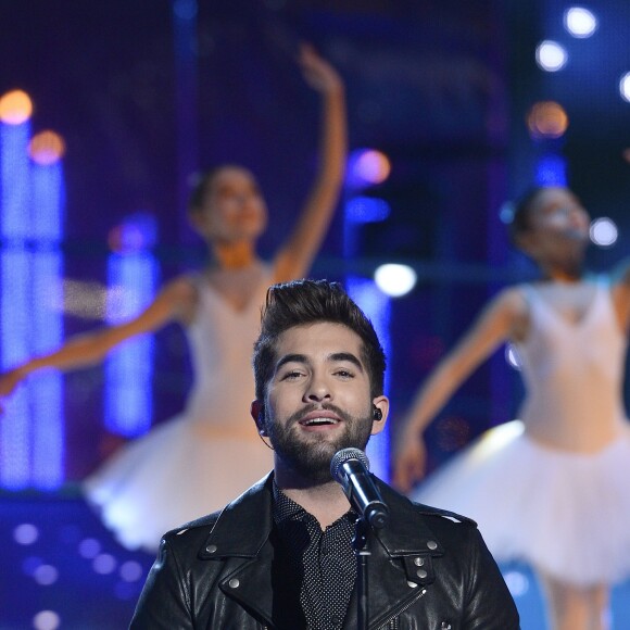 Kendji Girac - 29e édition du Téléthon 2015 à l'hippodrome de Longchamp à Paris le 5 décembre 2015. Ce grand marathon caritatif en faveur de la recherche sur les maladies rares, s'est achevé dans la nuit avec plus de 80 millions d'euros de promesses de dons au compteur, a annoncé l'Association Française contre les Myopathies (AFM-Téléthon). © Coadic Guirec / Bestimage