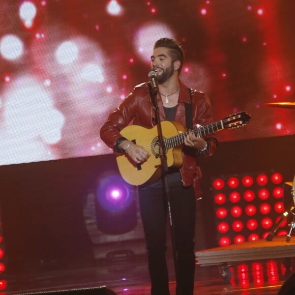 Exclusif - Kendji Girac lors du concert des 60 ans d'Europe 1 au Zénith à Paris. Le 21 mai 2015.