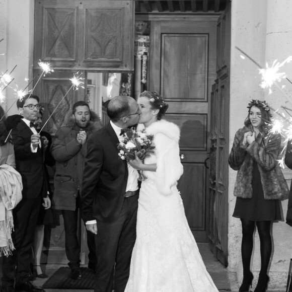 Le week-end du 12/13 décembre, Framboise et Gérard Holtz, accompagné de son épouse Muriel Mayette-Holtz, ont célébré le mariage de leur fils ainé Julien à Saint-Gervais-les-Bains. Passionné de montagne et amoureux transis, Julien Holtz a épousé Julie Poirier au pied du Mont-Blanc.