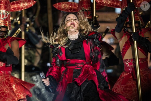 Concert de Madonna à l'AccorHotels Arena (Bercy) à Paris, le 9 décembre 2015.