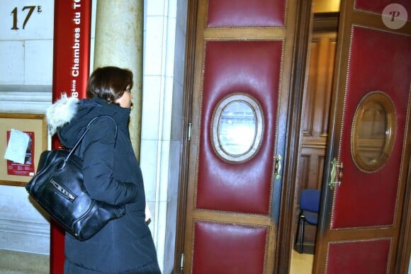 Karine Le Marchand - Procès entre Lilian Thuram et Karine Le Marchand devant la 17ème chambre du Tribunal Correctionnel du Palais de Justice de Paris, le 18 décembre 2015. L'animatrice Karine Le Marchand poursuit en diffamation son ancien compagnon, l'ancien champion du monde de football Lilian Thuram, pour des propos qu'il avait tenus au sujet de leur séparation.