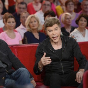 Igor et Grichka Bogdanoff (Bogdanov) - Enregistrement de l'émission "Vivement Dimanche" à Paris le 16 Décembre 2015 et qui sera diffusée le 20 Décembre 2015.