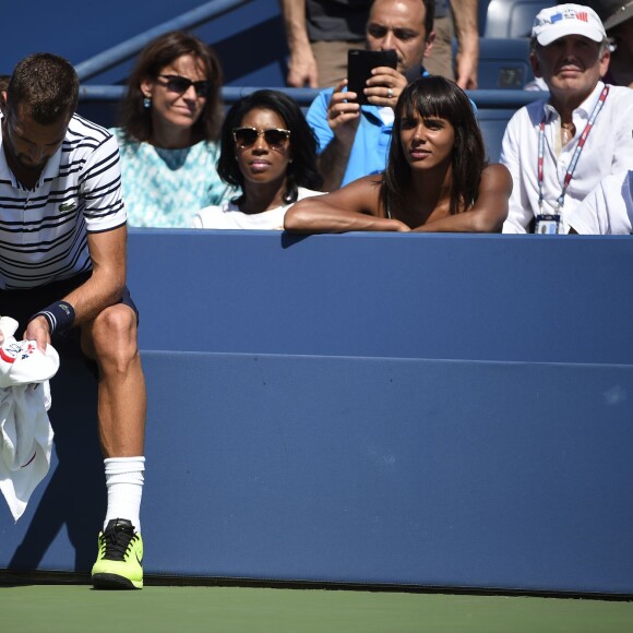 Shy'm dans le box de Benoît Paire lors de l'US Open à l'USTA Billie Jean King National Tennis Center de Flushing dans le Queens à New York le 6 septembre 2015