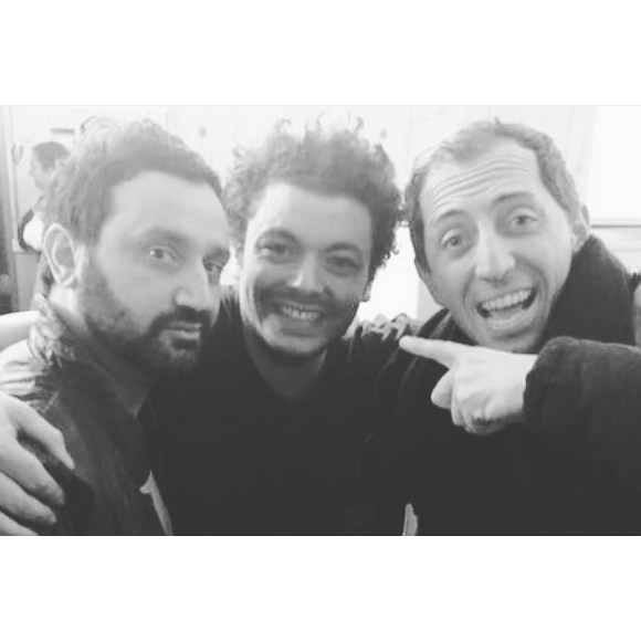 Kev Adams pose avec Gad Elmaleh et Cyril Hanouna, en octobre 2015.