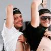 Kev Adams (en 3e position) et son frère Noam (tout à droite), le 15 août 2015.