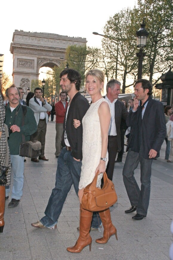 Michèle Laroque et David Kammenos à Paris le 2 mai 2006.