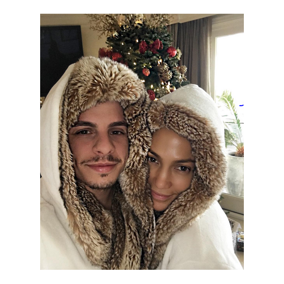 Jennifer Lopez et Casper Smart assortis pour Noël. Photo postée sur le compte Instagram du danseur, le 25 décembre 2015.
