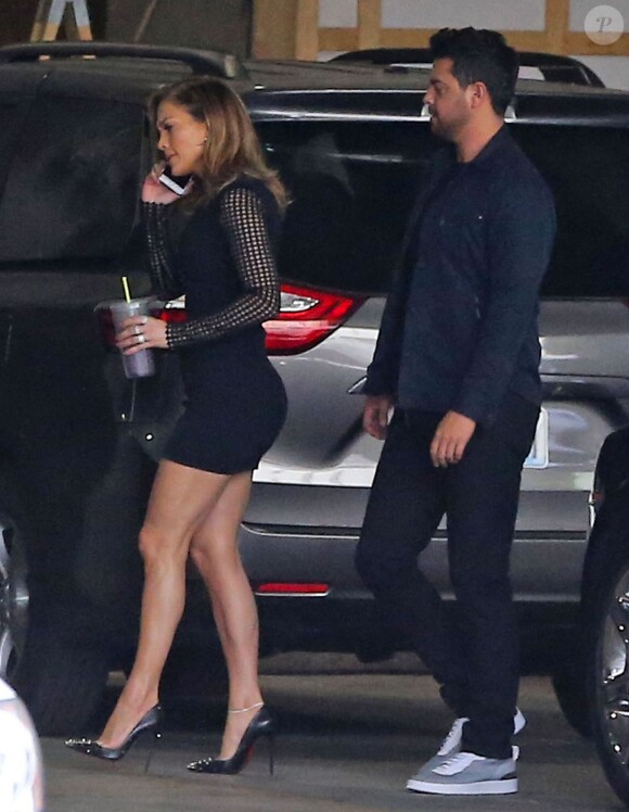 Exclusif - Jennifer Lopez se rend sur l'enregistrement de l'émission " American Idol" à Hollywood le 10 décembre 2015.