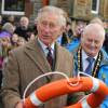 Le prince Charles a rendu visite aux victimes des inondations du cyclone "Storm Desmond" à Appleby-in-Westmorland le 21 décembre 2015
