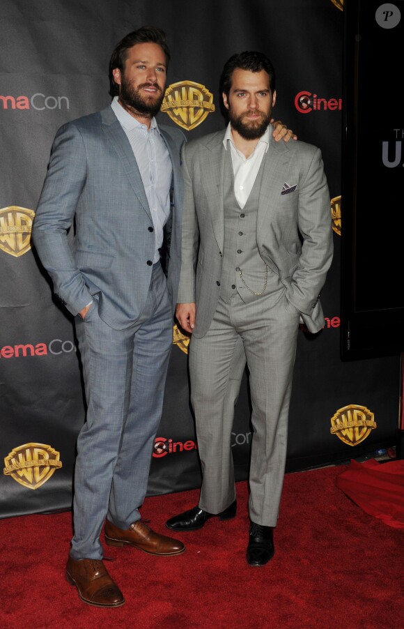 s Armie Hammer et Henry Cavill à la soirée Warner Bros. Pictures pendant le CinemaCon 2015 à Las Vegas, le 21 avril 2015
