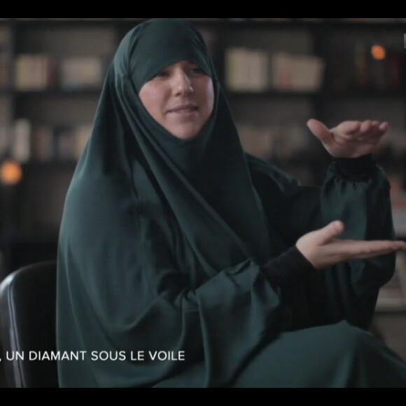 Mélanie Georgiadès, alias Diam's, interviewée dans le magazine d'information Sept à huit sur TF1, le dimanche 24 mai 2015.