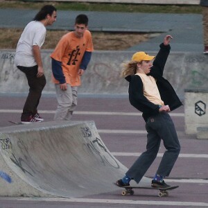 Rocco Ritchie (fils de Madonna) fait du skateboard à Turin en Italie le 18 novembre 2015