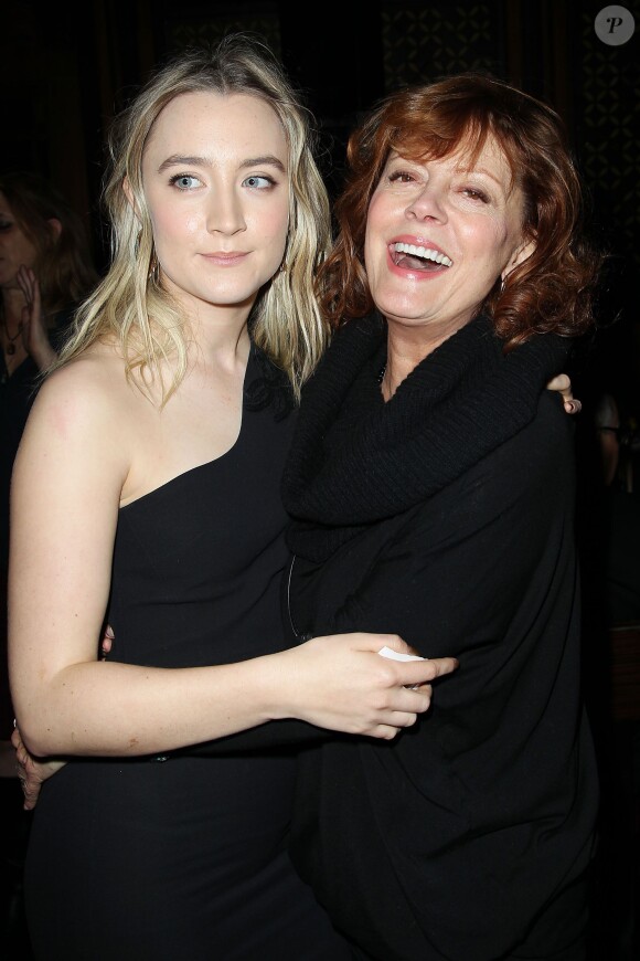 Saoirse Ronan et Susan Sarandon lors des New York Film Critics Circle Awards au TAO Downtown à New York le 4 janvier 2015.
