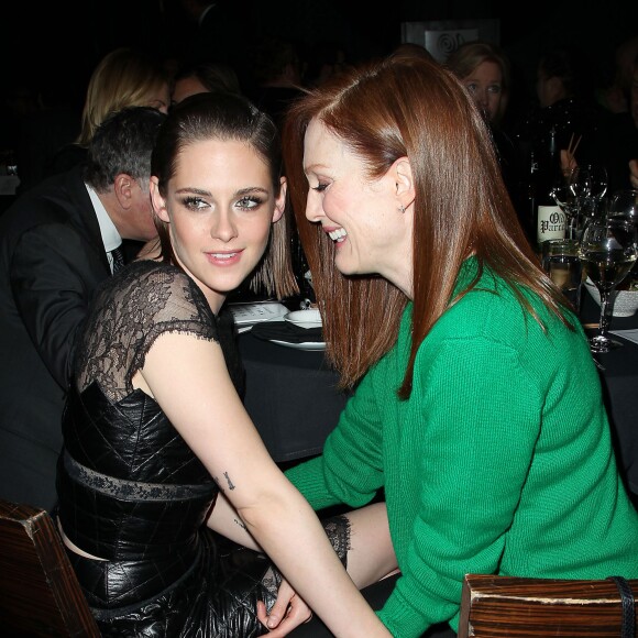 Kristen Stewart et Julianne Moore lors des New York Film Critics Circle Awards au TAO Downtown à New York le 4 janvier 2015.