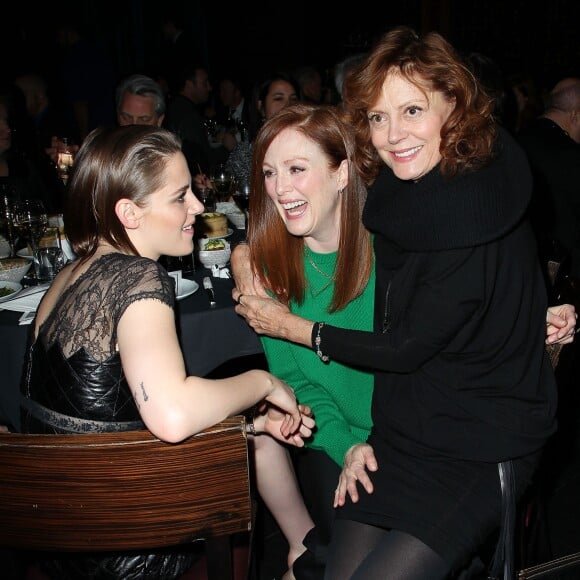 Kristen Stewart, Julianne Moore et Susan Sarandon lors des New York Film Critics Circle Awards au TAO Downtown à New York le 4 janvier 2015.