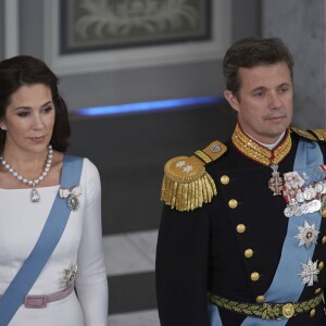 La princesse Mary et le prince Frederik de Danemark au palais de Christiansborg le 5 janvier 2016 avec la reine Margrethe II lors de la réception du Nouvel An du corps diplomatique.