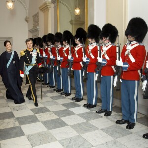 La princesse Mary et le prince Frederik de Danemark au palais de Christiansborg, à Copenhague, le 6 janvier 2016 pour la réception du Nouvel An des officiers des forces armées et représentants des principales organisations nationales et des patronages royaux.