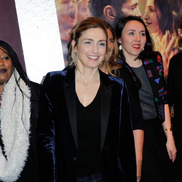 Deborah Grall, Christa Theret, Julie Gayet - Avant première du film "La fille du patron" coproduit par Julie Gayet au Gaumont Opéra à Paris le 5 janvier 2016.