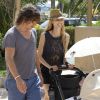Carles Puyol, sa belle Vanessa Lorenzo et leur fille Manuela à Ibiza, le 24 juillet 2014