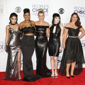 Vanessa Hudgens, Keke Palmer, Julianne Hough, Carly Rae Jepsen, Kether Donohue - Cérémonie des People's Choice Awards à Hollywood, le 6 janvier 2016.