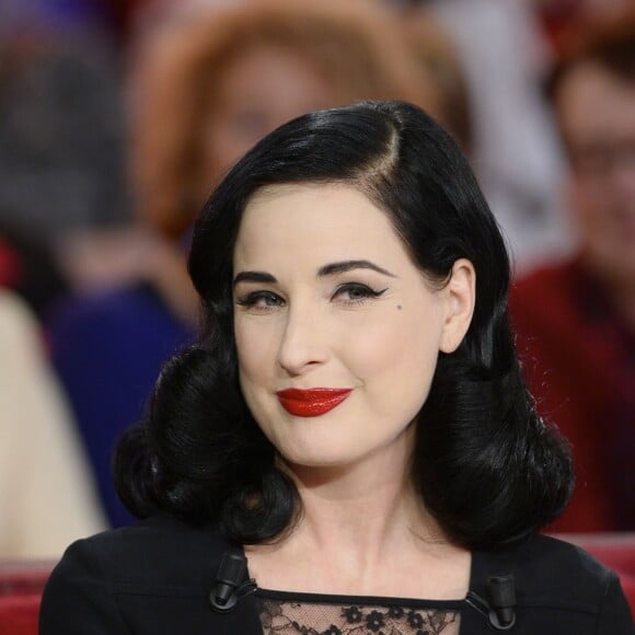 Dita Von Teese - Enregistrement de l'émission "Vivement Dimanche", qui sera diffusée le 10 janvier 2016, au studio Gabriel à Paris, le 6 janvier 2016. © Guirec Coadic/Bestimage