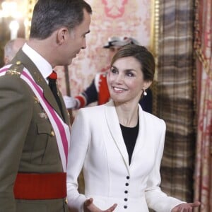 Le roi Felipe VI et la reine Letizia d'Espagne lors de la Pâque militaire le 6 janvier 2016 au palais du Pardo, à Madrid.