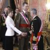 Le roi Felipe VI et la reine Letizia d'Espagne lors de la Pâque militaire le 6 janvier 2016 au palais du Pardo, à Madrid.
