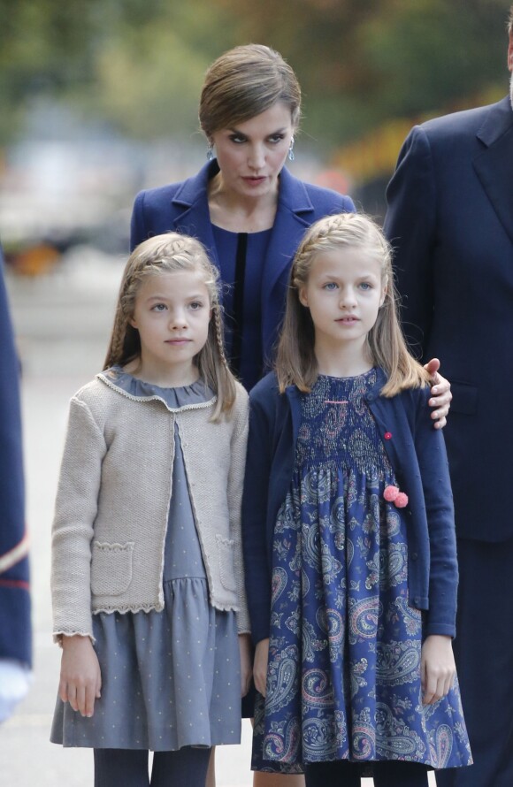 La princesse Leonor des Asturies et l'infante Sofia d'Espagne lors de la Fête nationale espagnole le 12 octobre 2015 à Madrid.