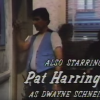 Pat Harrington Jr. dans One Day at a Time, sitcom dans laquelle il incarna Dwayne Schneider de 1975 à 1984